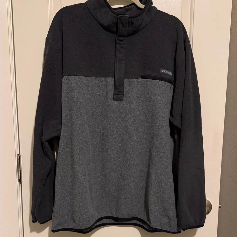 Columbia Two-Tone Black and Gray Fleece Pullover